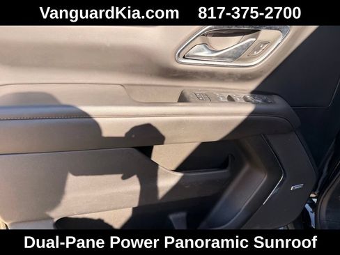 Used 2024 Chevrolet Suburban High Country AWD/4WD image 17