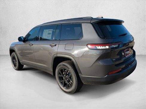 New 2025 Jeep Grand Cherokee L Altitude image 9
