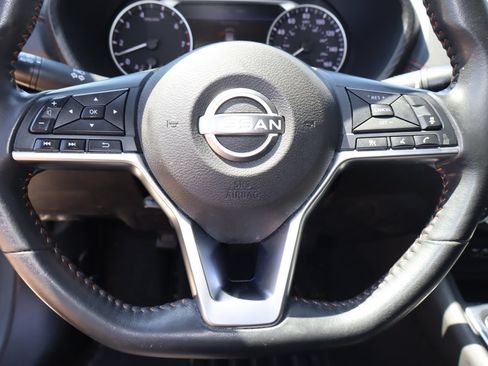 Used 2024 Nissan Sentra SR FWD image 11