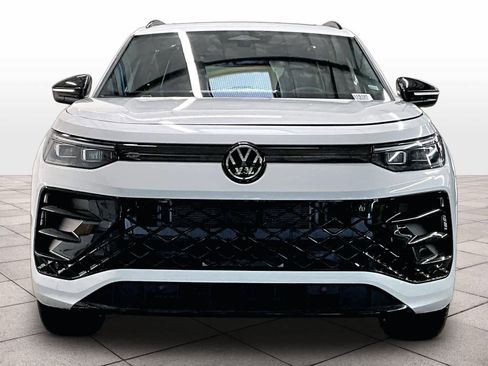 New 2026 Volkswagen Tiguan SE R-Line image 5
