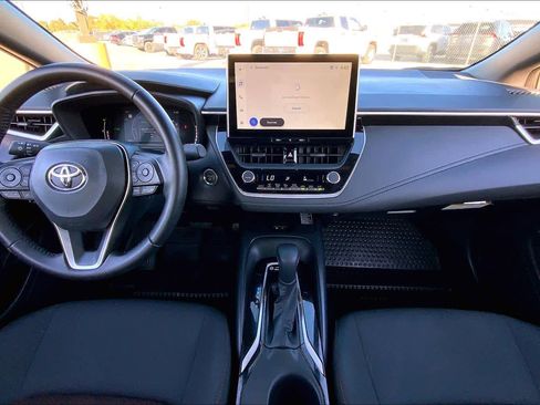 Used 2025 Toyota Corolla SE image 14