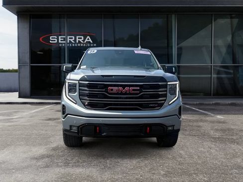Used 2025 GMC Sierra 1500 AT4 w/ AT4 Premium Package AWD/4WD image 8