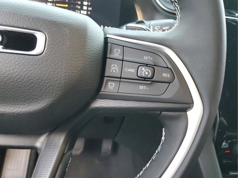 New 2025 Jeep Grand Cherokee L Altitude image 24