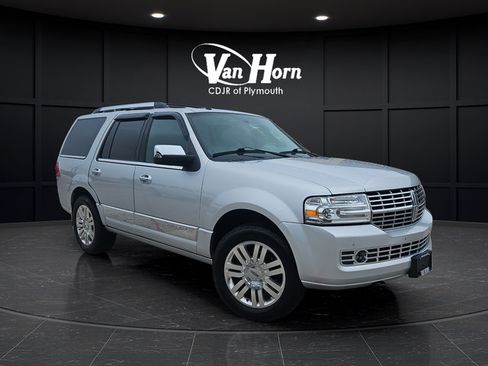 Used 2012 Lincoln Navigator 4WD image 1