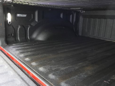 Used 2021 RAM 1500 Big Horn w/ Built-to-serve Edition image 5