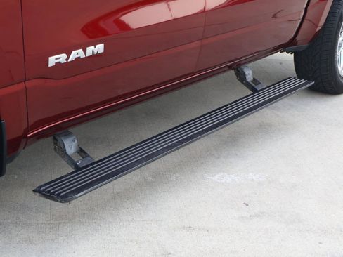 Used 2023 RAM 1500 Laramie AWD/4WD image 9