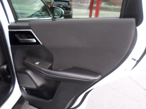 Used 2022 Mitsubishi Outlander ES image 40