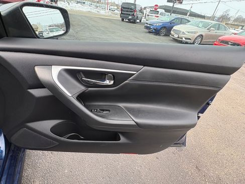 Used 2016 Nissan Altima 2.5 SR image 16