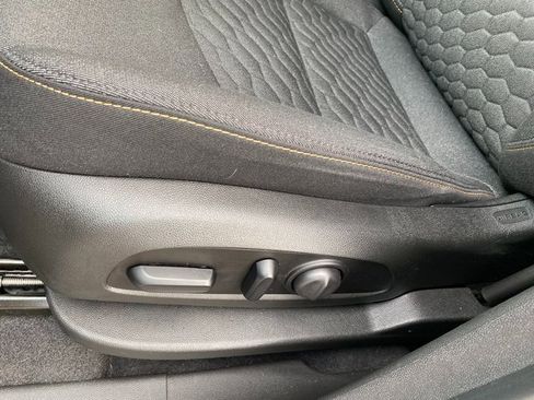 Used 2020 Chevrolet Equinox LT image 17