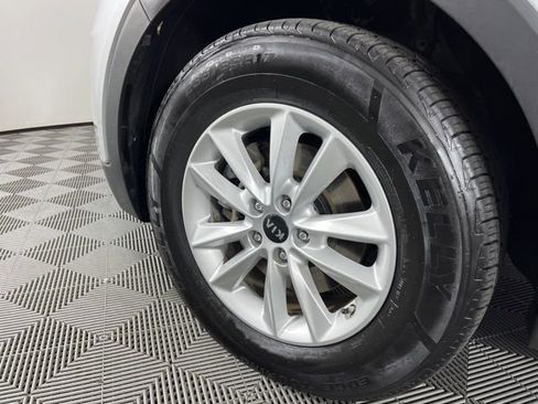 Used 2020 Kia Sorento LX w/ LX I4 Convenience Package image 12