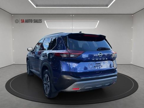 Used 2021 Nissan Rogue SV w/ Premium Package image 3