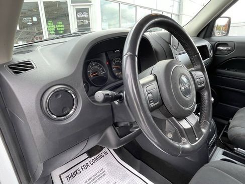 Used 2017 Jeep Patriot Latitude image 27
