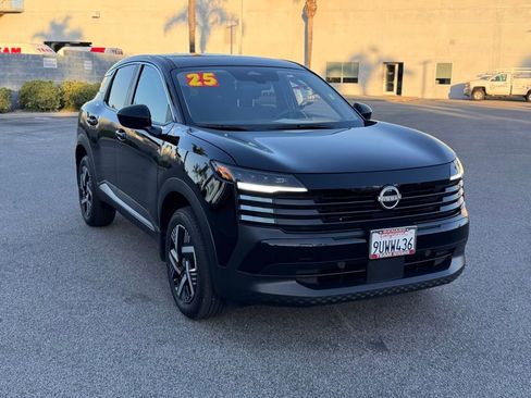 Certified 2025 Nissan Kicks SV image 2