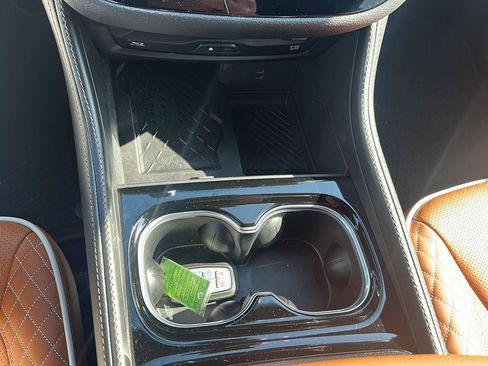 Used 2026 Chrysler Pacifica Pinnacle w/ Trailer Tow Group FWD image 81