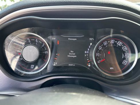 Used 2019 Dodge Challenger SXT AWD/4WD image 17
