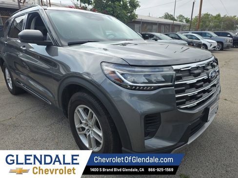 Used 2025 Ford Explorer Active RWD image 9