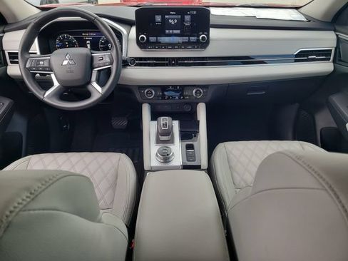 Used 2023 Mitsubishi Outlander SEL FWD image 15