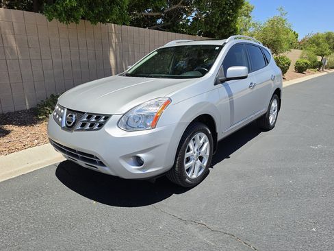 Used 2011 Nissan Rogue SV w/ SL Pkg AWD/4WD image 17