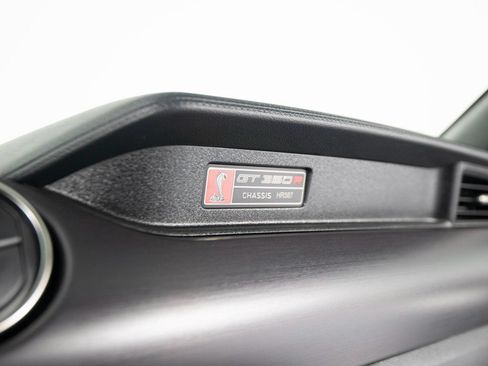 Used 2017 Ford Mustang Shelby GT350R RWD image 25