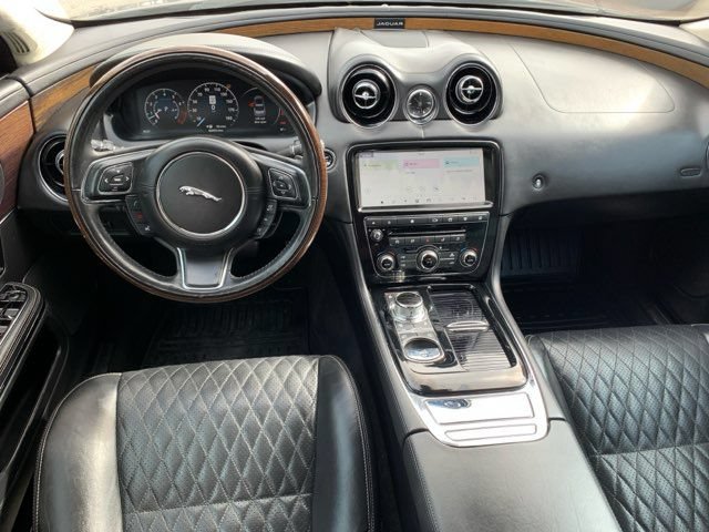 Used 2018 Jaguar XJ L Supercharged RWD image 15