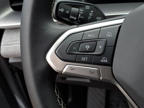 Certified 2025 Volkswagen Tiguan S image 30