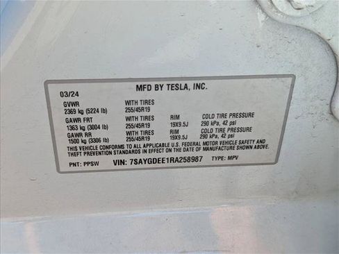 Used 2024 Tesla Model Y Long Range AWD/4WD image 26