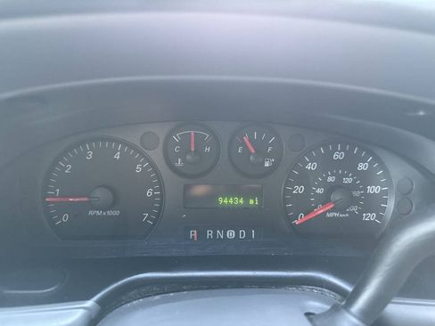 Used 2004 Ford Taurus SES FWD image 24