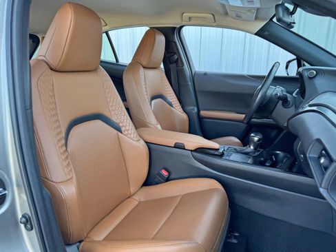 Used 2021 Lexus UX 200 image 34