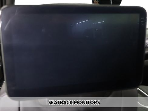 Used 2024 GMC Yukon Denali w/ Advanced Technology Package image 6