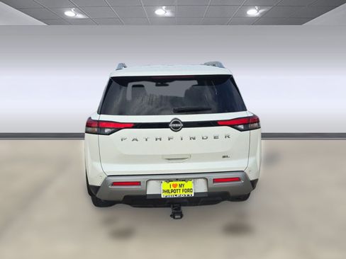 Used 2024 Nissan Pathfinder SL image 9