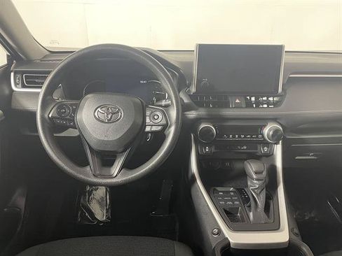 Used 2023 Toyota RAV4 LE AWD/4WD image 12