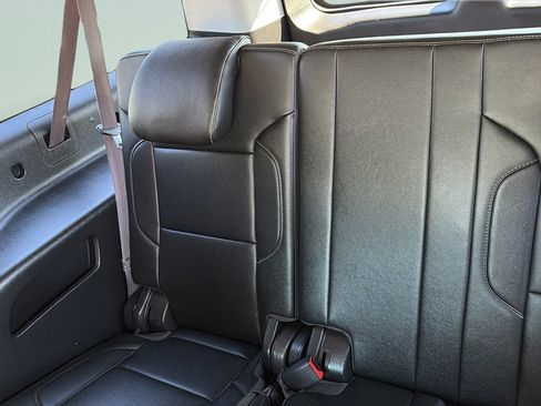 Used 2017 Chevrolet Suburban LT AWD/4WD image 19