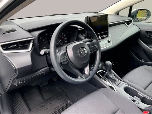 Used 2025 Toyota Corolla LE FWD image 18