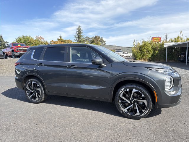 Used 2024 Mitsubishi Outlander SE FWD image 7