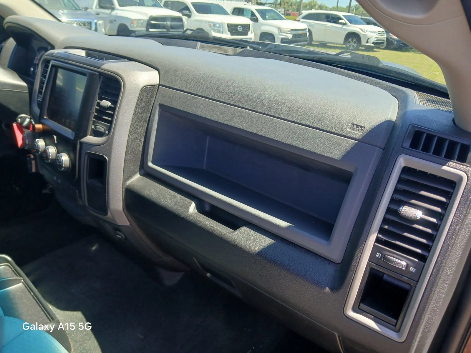 Used 2017 RAM 1500 Express w/ Express Value Package RWD image 16