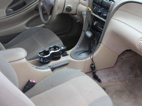 Used 2001 Ford Mustang Coupe image 7