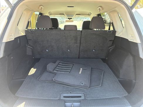 Used 2024 Nissan Rogue SV AWD/4WD image 18
