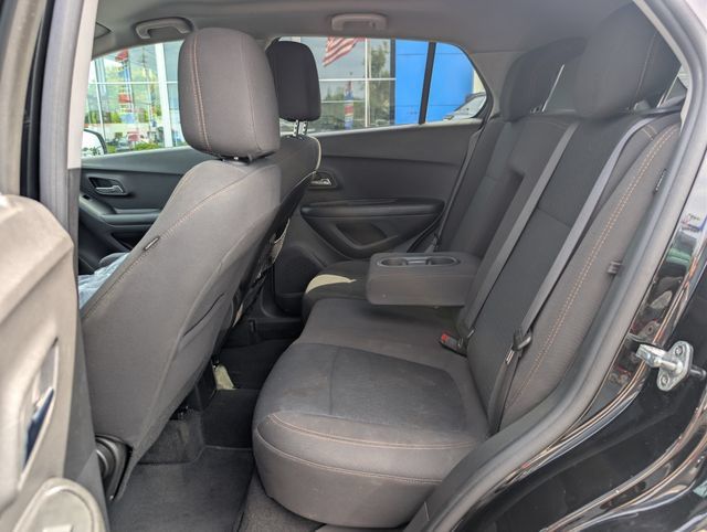 Used 2021 Chevrolet Trax LS w/ Tint and Cruise Package AWD/4WD image 15