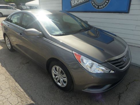 Used 2011 Hyundai Sonata GLS FWD image 4