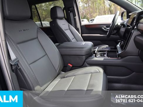 Used 2026 GMC Yukon Denali w/ Sun & Power Step Package AWD/4WD image 28