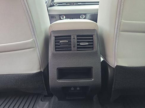 New 2025 Mitsubishi Outlander SE image 27