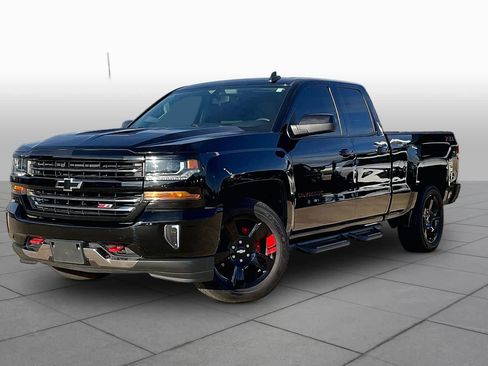 Used 2018 Chevrolet Silverado 1500 LT w/ Redline Edition image 3