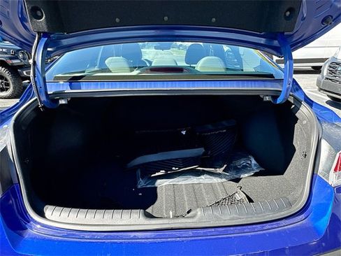 Used 2025 Hyundai Elantra Sport image 23