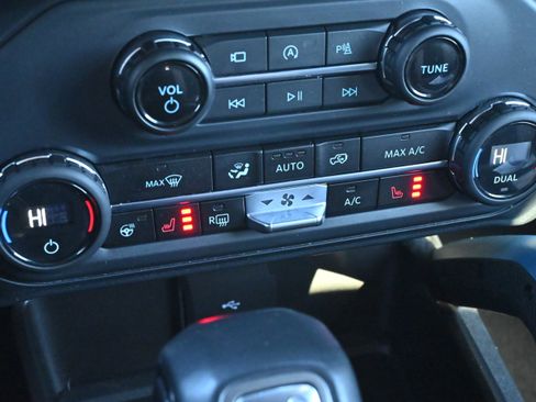 Used 2023 Ford Bronco Wildtrak image 22