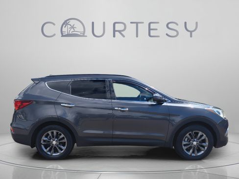 Used 2017 Hyundai Santa Fe Sport 2.0T FWD image 6