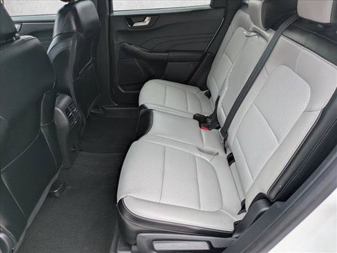Used 2024 Ford Escape SE FWD image 17