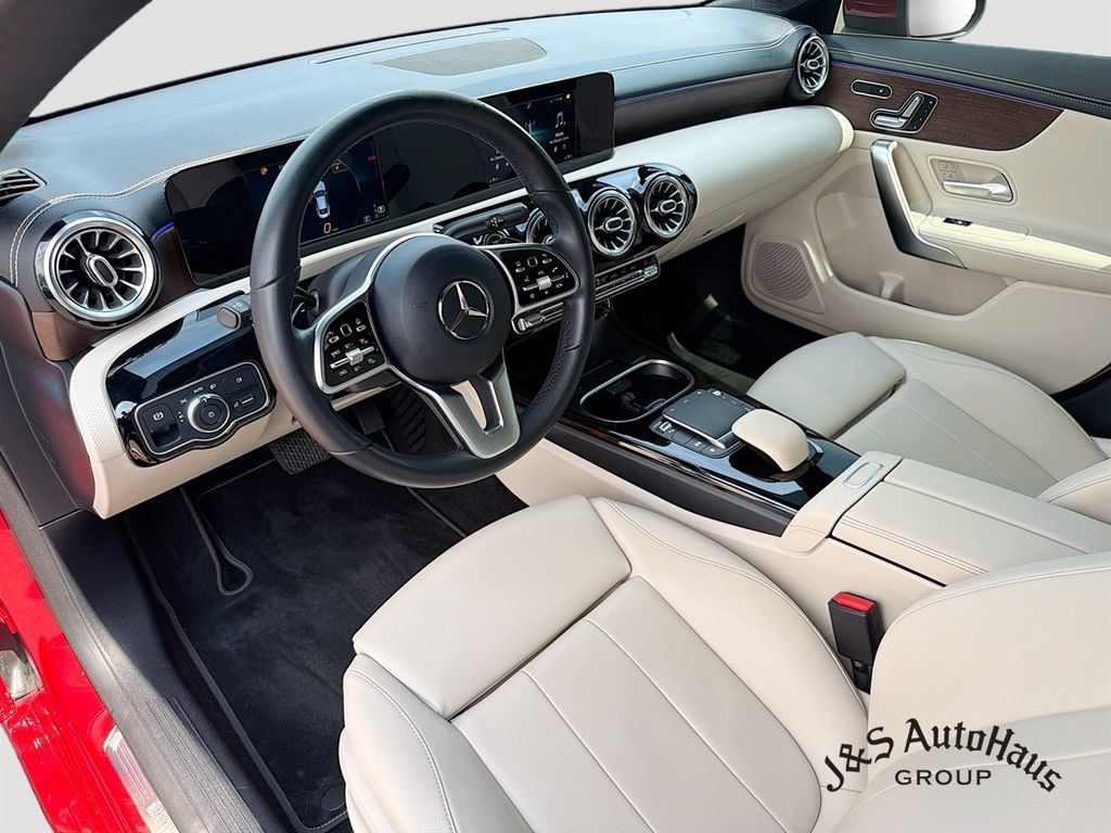 Used 2021 Mercedes-Benz CLA 250 4MATIC image 9