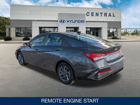 Used 2024 Hyundai Elantra Blue image 6