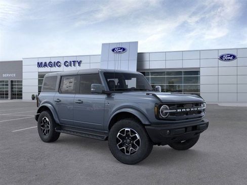 New 2025 Ford Bronco Outer Banks image 7