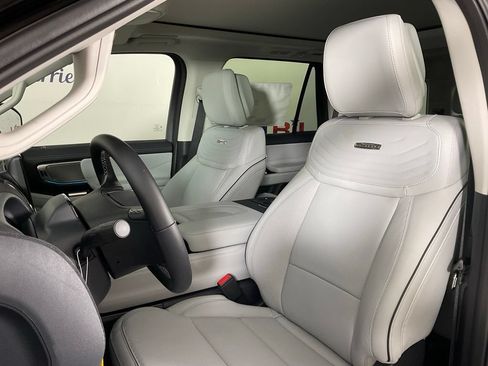 New 2027 Ford Expedition Platinum w/ Platinum Ultimate Package AWD/4WD image 14